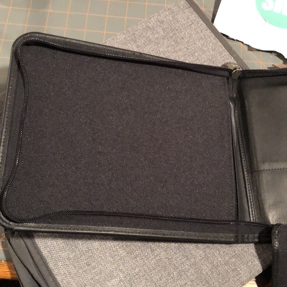 Sun Microsystems genuine leather professional zip portfolio - Picture 13 of 16